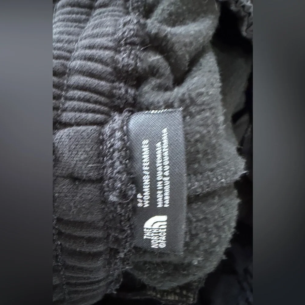 The North Face Women’s Coordinates Hoodie/Jogger Set - Picture 7 of 7